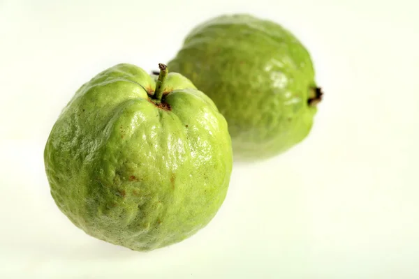 Zwei Guaven-Früchte — Stockfoto