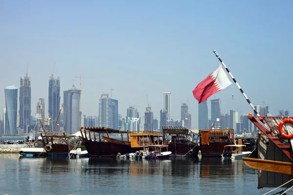 Doha harbour and towers — Stock Photo, Image