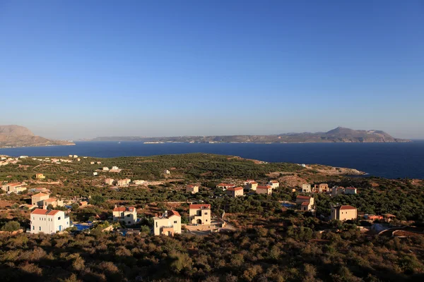 Ανατολή του ηλίου πάνω από την Κρήτη στον κόλπο Σούδας — Φωτογραφία Αρχείου