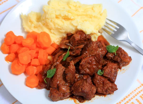 Boeuf bourguignonne meal from above — Stock Photo, Image