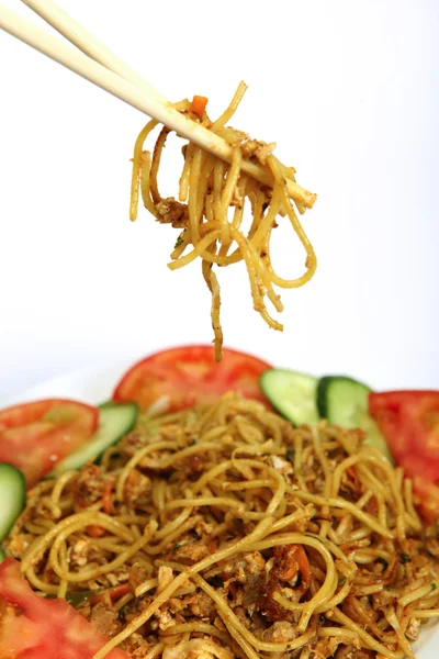 Chinese chicken chilli and garlic noodles — Stock Photo, Image