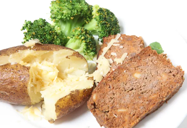 Pan de carne al horno de brócoli de patata y queso — Foto de Stock