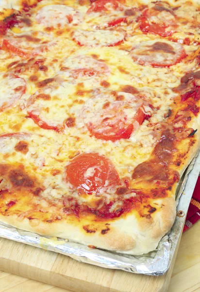 Pizza siciliana vertical —  Fotos de Stock