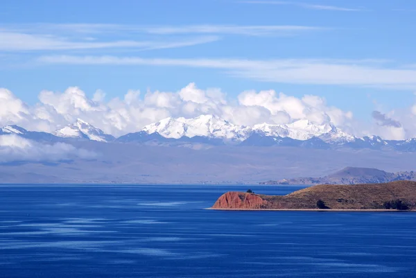 Monte Illimani, Isla del Sol, Bolivia — Foto de Stock