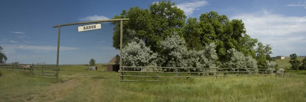 牧场入口的全景图 — 图库照片