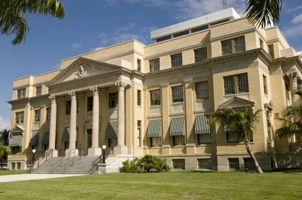 웨스트 팜 비치, 플로리다에 있는 역사적인 법원 — 스톡 사진