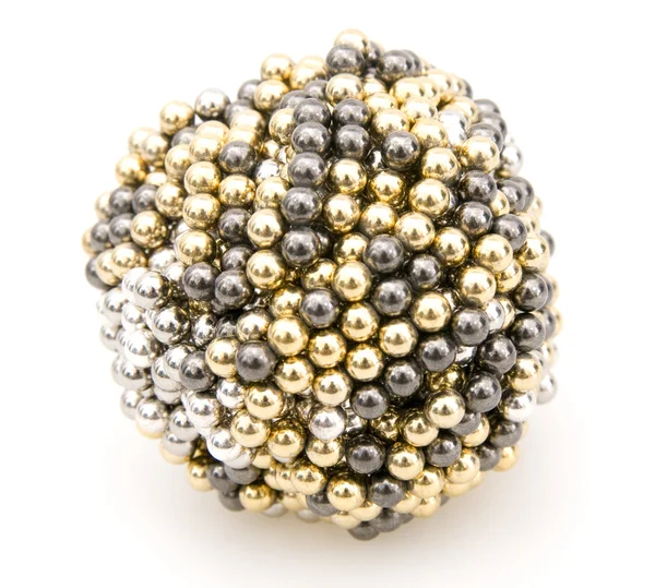 Close up van magnetische ballen elkaar geplakt. — Stockfoto