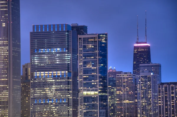 夜にシカゴ — ストック写真