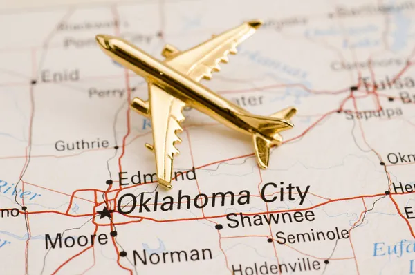 Plane Over Oklahoma City — Stock Photo, Image
