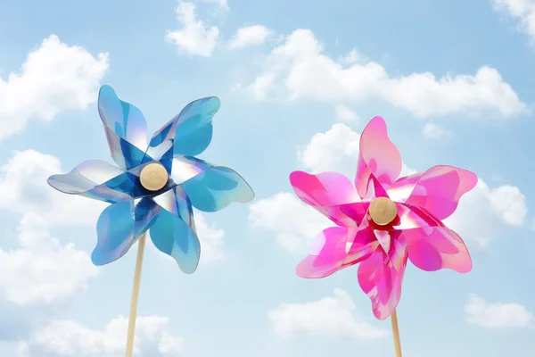 두 개의 바람개비 장난감 — 스톡 사진