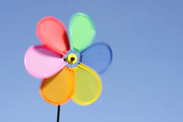 Girando brinquedo pinwheel — Fotografia de Stock