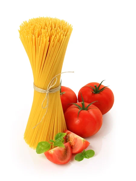 Massas e tomates italianos — Fotografia de Stock