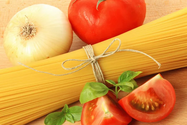 Włoskie spaghetti i warzywa — Zdjęcie stockowe
