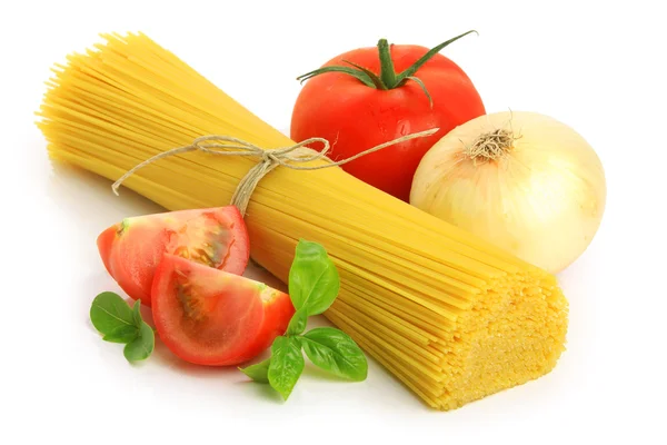 Italiaanse spaghetti en groenten — Stockfoto