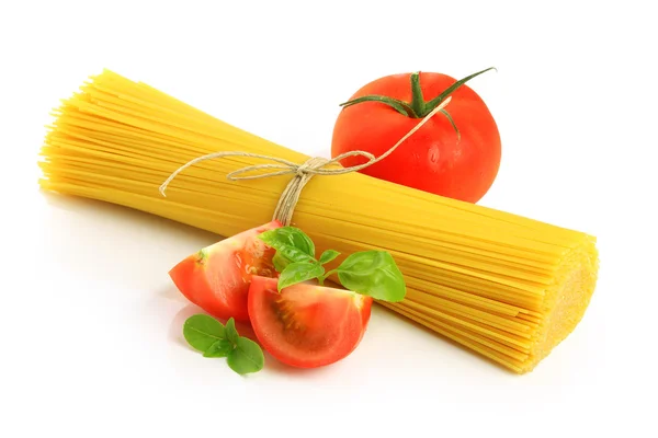 Итальянские спагетти и помидоры — стоковое фото
