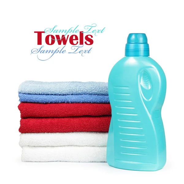 Toallas y detergente líquido para ropa — Foto de Stock