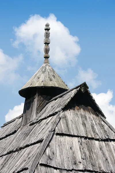 Λεπτομέρεια οροφή του παραδοσιακού σπιτιού σερβικό — Φωτογραφία Αρχείου