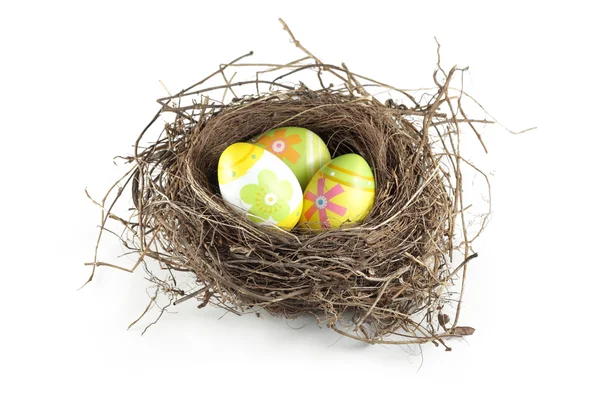 Huevos de Pascua en el nido — Foto de Stock