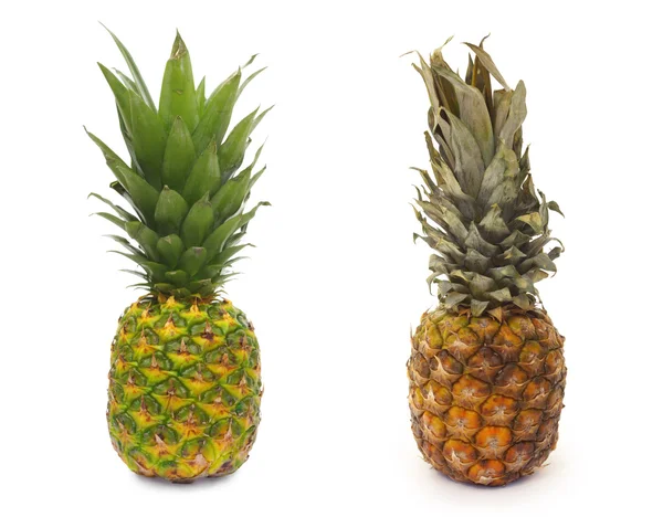 Goede en slechte stuk ananas fruit — Stockfoto