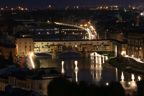 இரவில் Ponte Vecchio — ஸ்டாக் புகைப்படம்