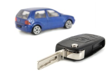 oyuncak araba ve anahtarları
