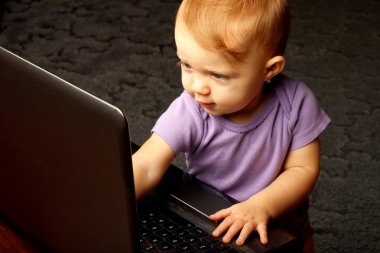 Child Laptop Point clipart