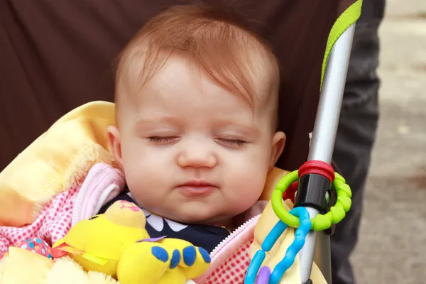 Vauva Stroller Smirk — kuvapankkivalokuva