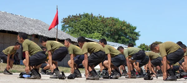 Recrutas do exército asiático — Fotografia de Stock