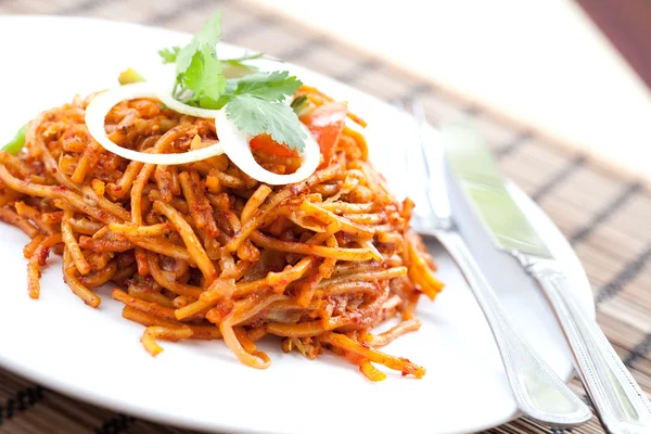 Delicious stir fried noodles Asian style — Stock Photo, Image