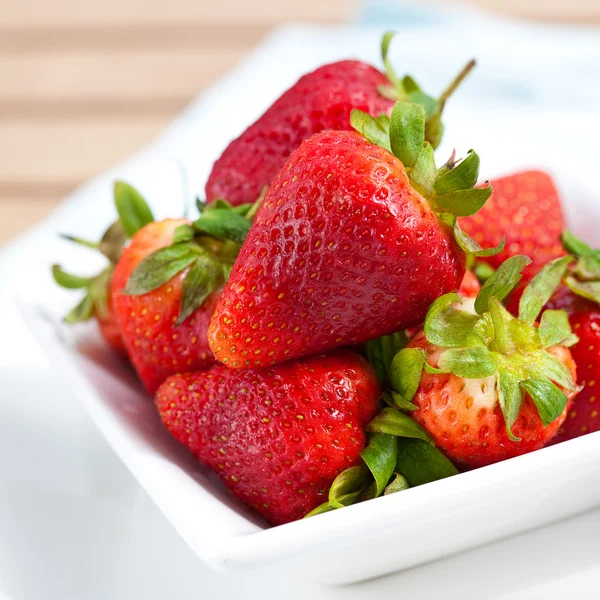 Fresh ripened and juicy strawberries. — Stock Photo, Image