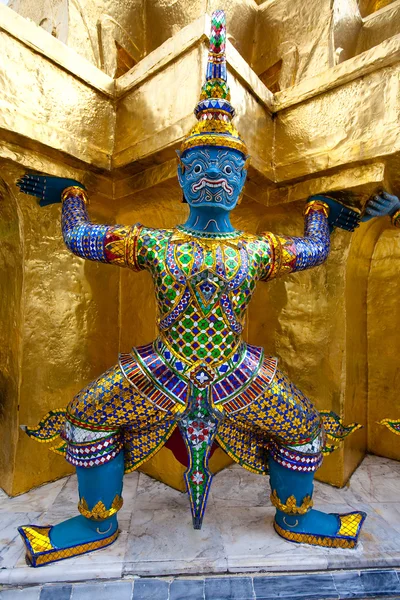 Grand міфічна фігура з буддійський храм Бангкока — стокове фото