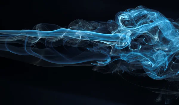Abstrakti savu eristetty mustalla — kuvapankkivalokuva
