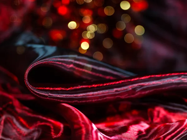 Χρυσή διακόσμηση Χριστούγεννα σε φόντο κόκκινο bokeh — Φωτογραφία Αρχείου