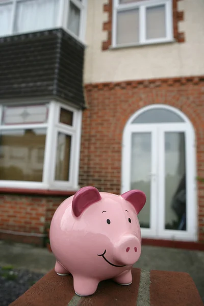 Sparen für ein Haus — Stockfoto