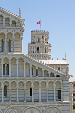 Famosa torre di pisa pendente, simbolo dell'italia