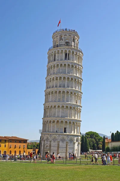 Slavná šikmá věž v Pise, symbolem Itálie — Stock fotografie