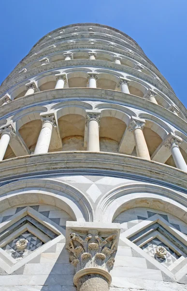 Pisa tower символом схилу Італії — стокове фото