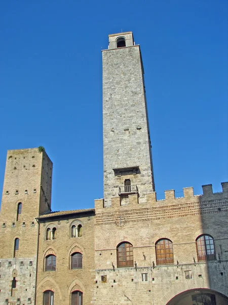 A város, san Gimignano a tornyok toszkán város régi torony — Stock Fotó
