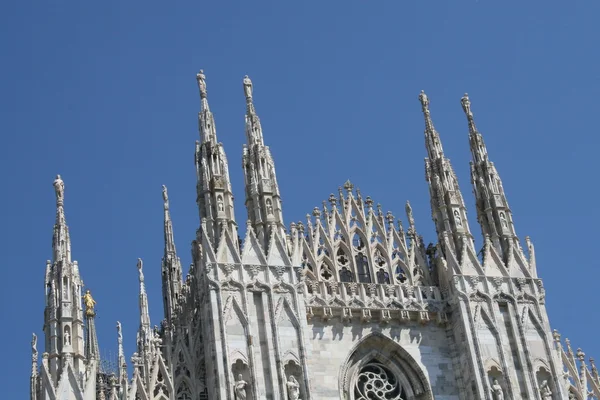 Özellikle Milan Katedrali pinnacles — Stok fotoğraf
