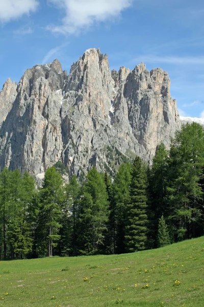Paisagem montanhosa das Dolomitas de Val di Fassa — Fotografia de Stock