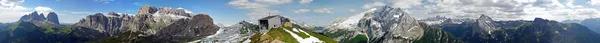 360 vistas panorâmicas das Dolomitas em Val di Fassa — Fotografia de Stock