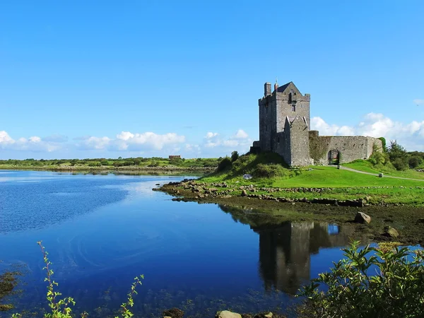 Typical old House of Ireland with a clear sky was spectacular — Stock Photo, Image