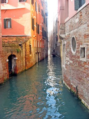 su navigasyon Venedik için dar kanal