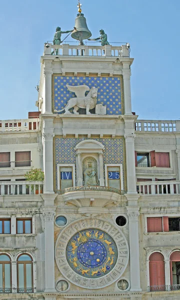 Часовая башня площади в Венице — стоковое фото