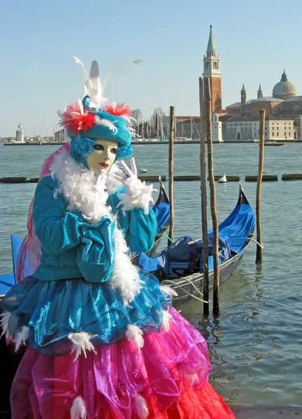 Colorful carnival mask on display in Venice — Stock Photo, Image