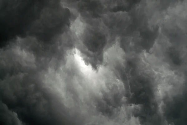 Cielo nublado gris — Foto de Stock
