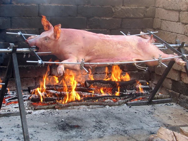 Хорошая свинина готовится медленно. — стоковое фото