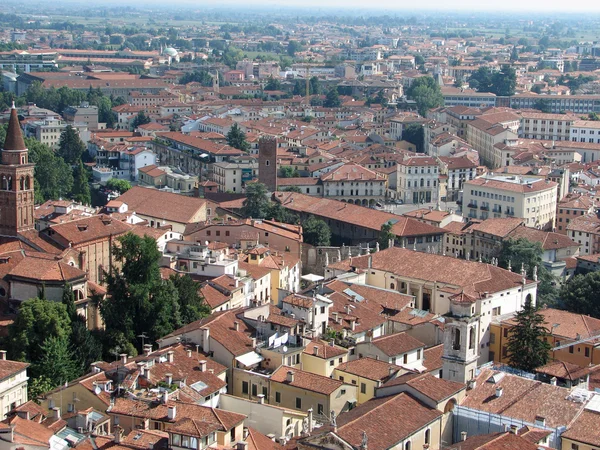 Luchtfoto van de daken van een Italiaanse stad — Stockfoto