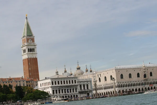 Lagoon ของเวนิสกับทะเล — ภาพถ่ายสต็อก