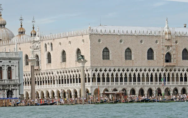 Λιμνοθάλασσα της Βενετίας με τη θάλασσα — Φωτογραφία Αρχείου